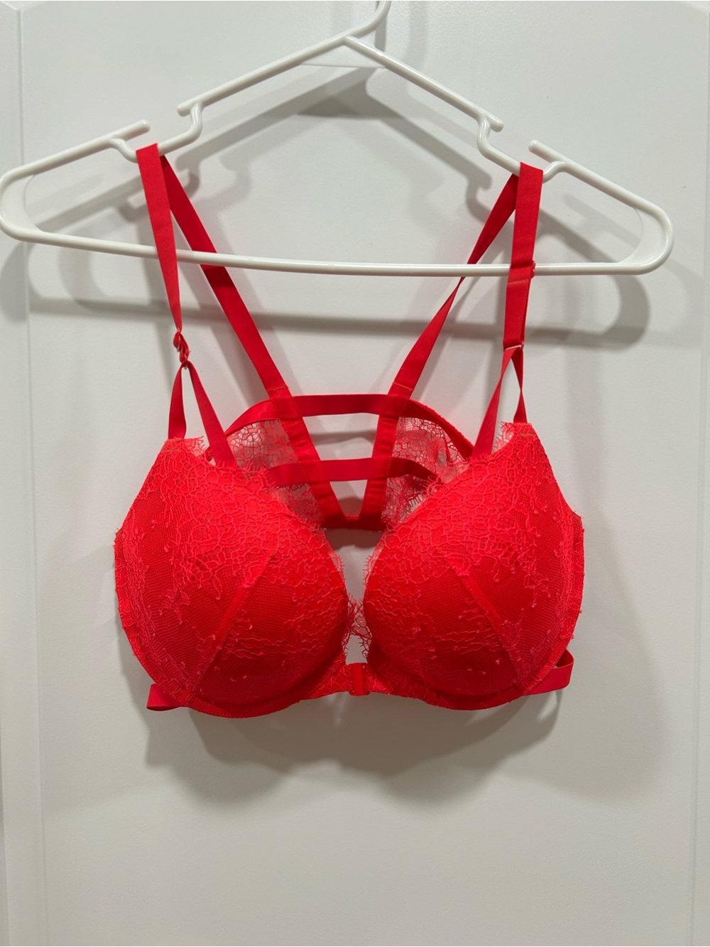 Victoria's Secret Red Lace Strappy Push-Up Bra